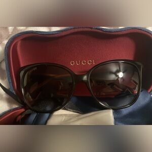 Gucci oversized glasses